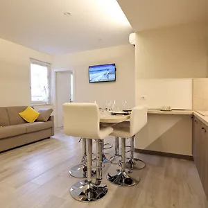 Giardino Apartment